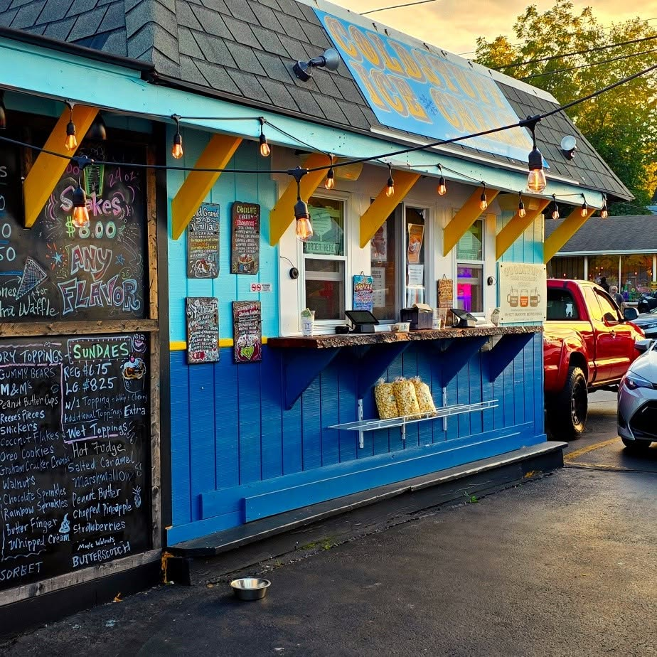 магазин мороженого Coldstuff Ice Cream в Блэкстоуне, штат Массачусетс